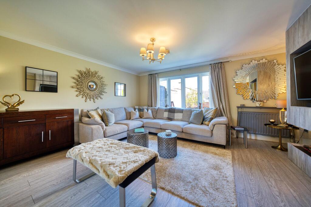 Morven Court, Bearsden photo 3