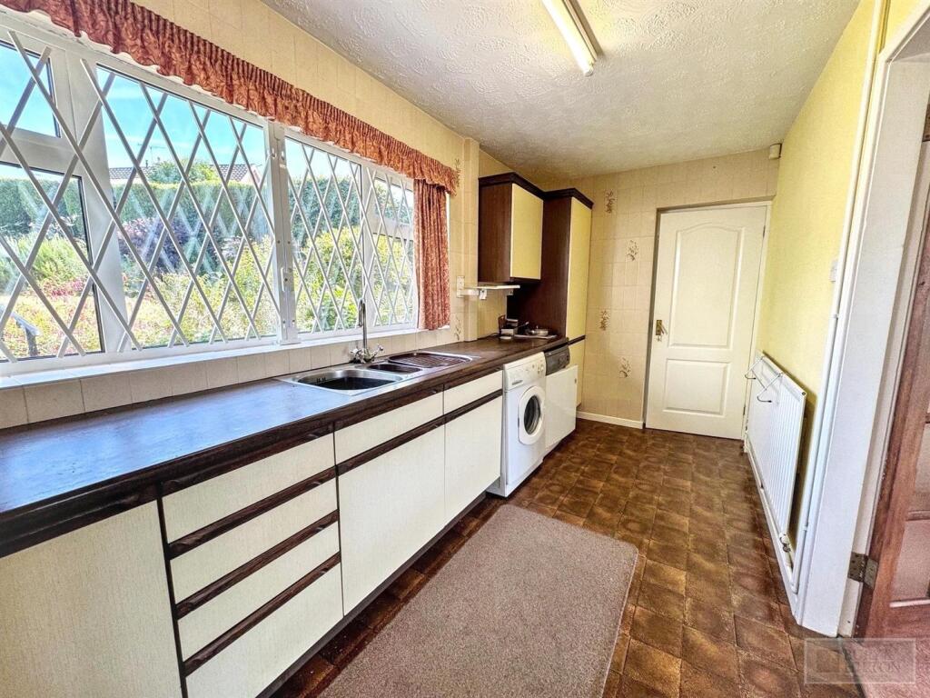 House in Staffordshire Moorlands, Leek - View 5