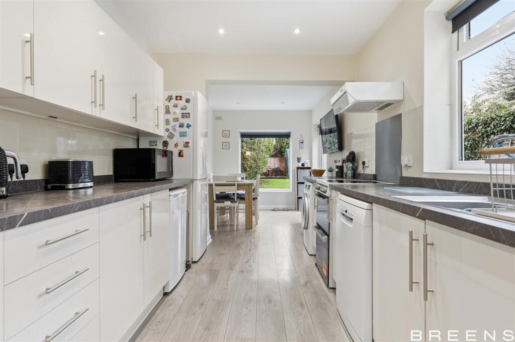 Totteridge Road, Enfield – pohled 5