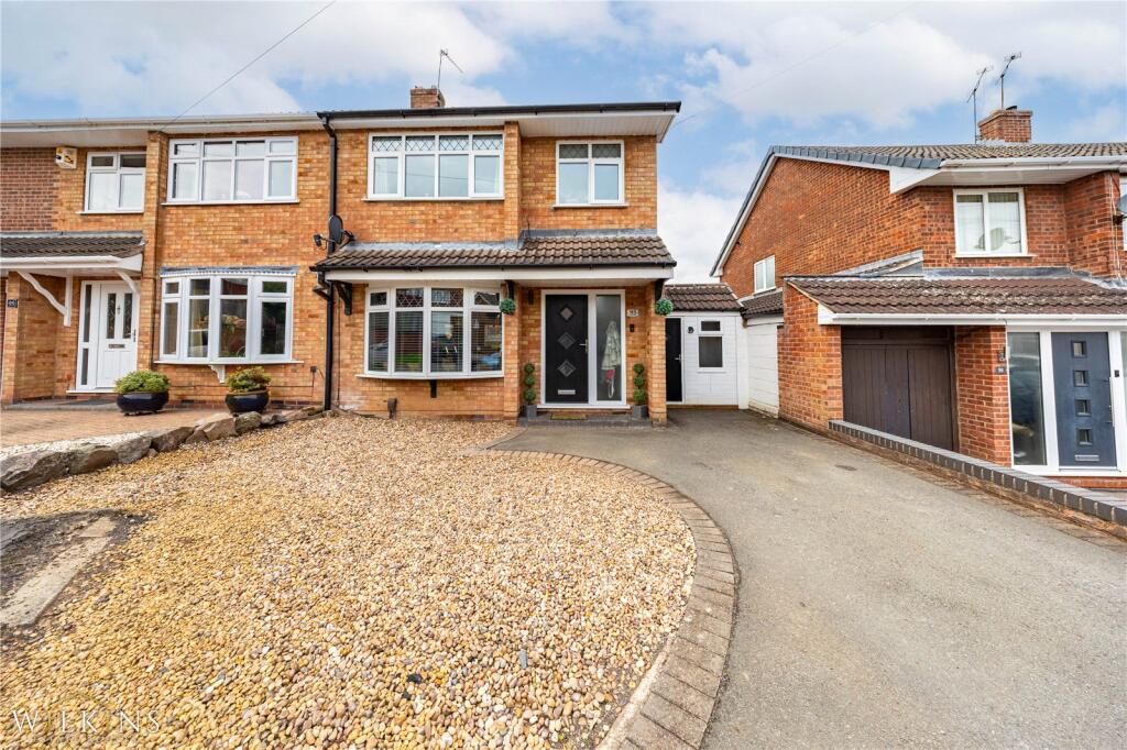 Main image of property: Berwyn Way, Nuneaton, Warwickshire, CV10