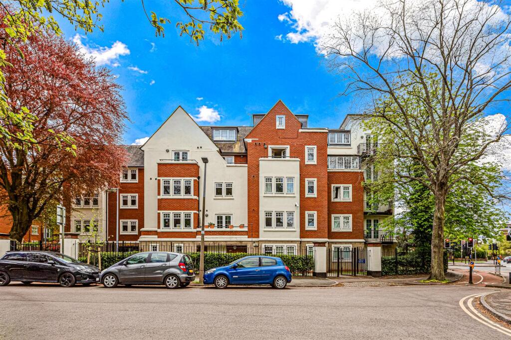 Main image of property: The Laurels, Knighton Park Road, Leicester