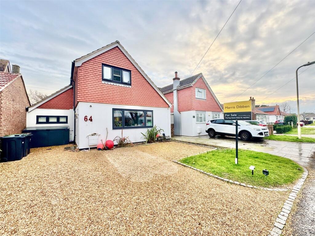 Sea Front Estate, Hayling Island, Hampshire, PO11 photo 2