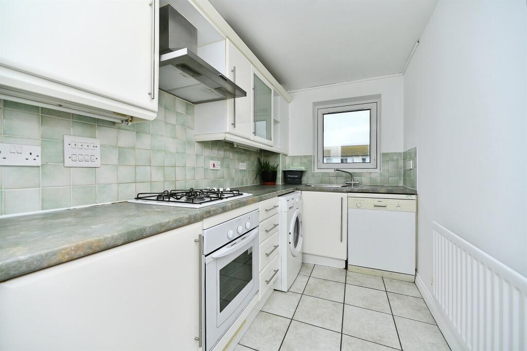 Apartment in Brighton - View 4