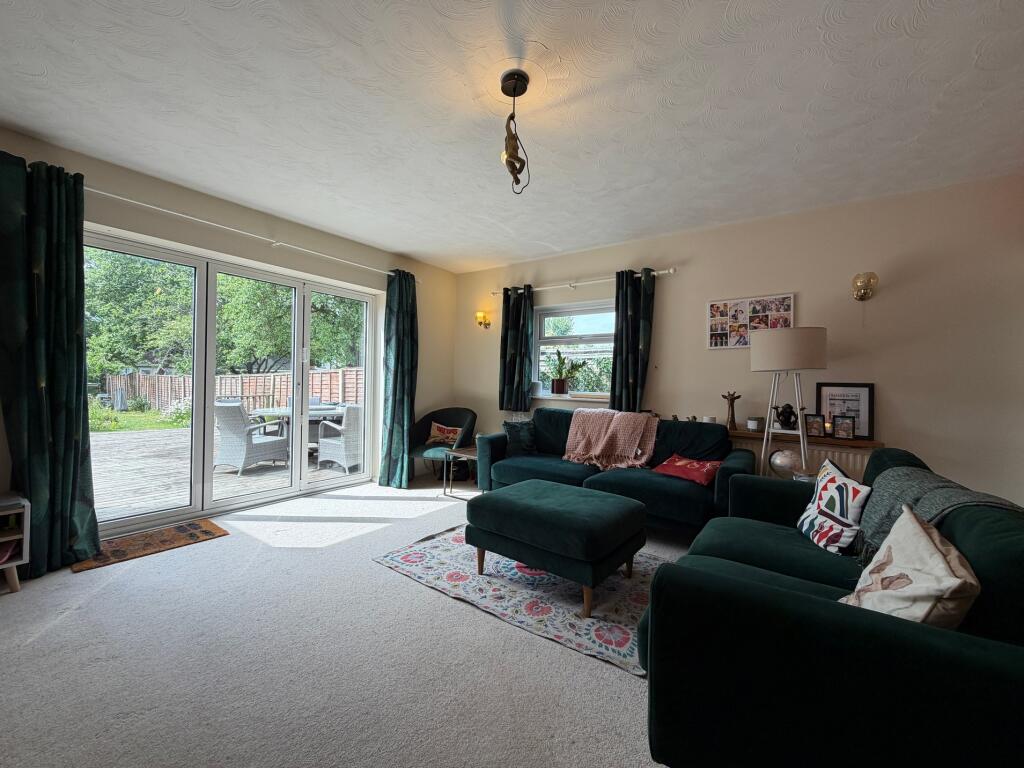 Cheney Manor Road, Swindon, Wiltshire photo 2