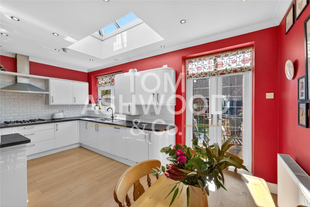 Cavendish Gardens, Barking, Leftley Estate photo 4