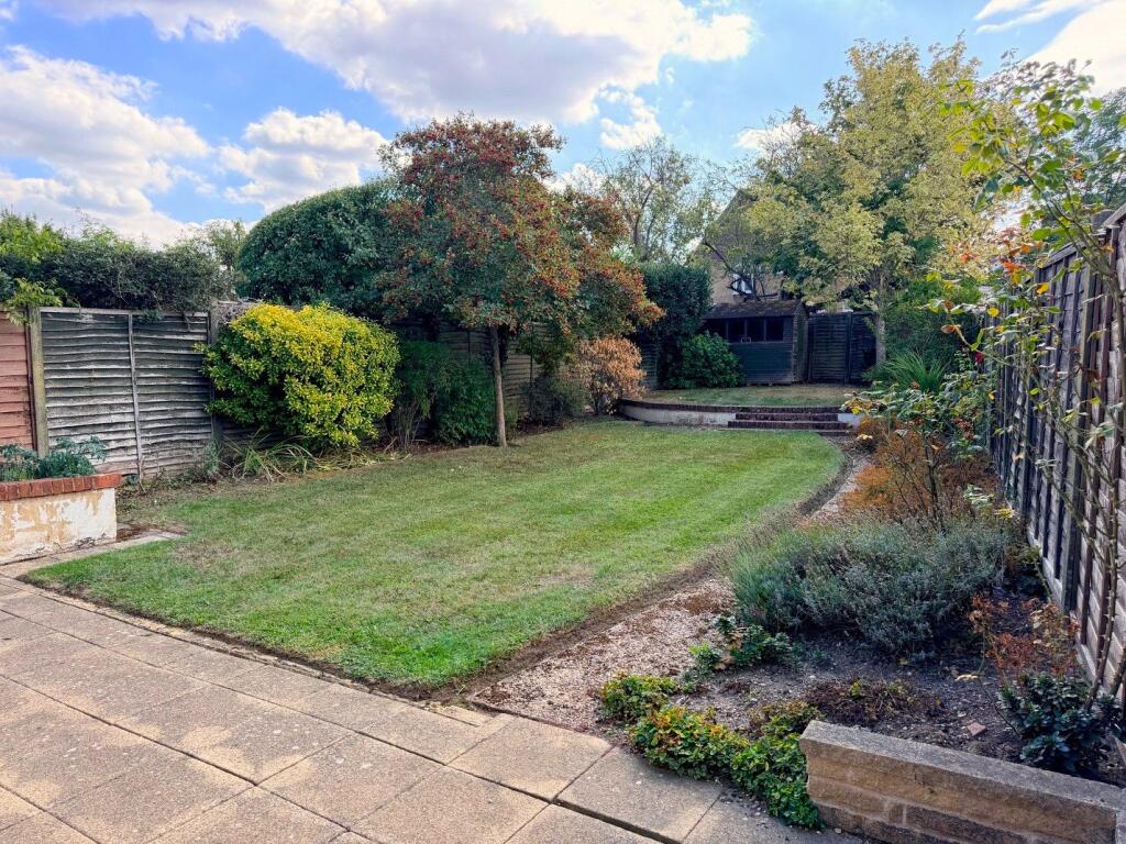 House in London, Royal Borough of Kingston upon Thames - More