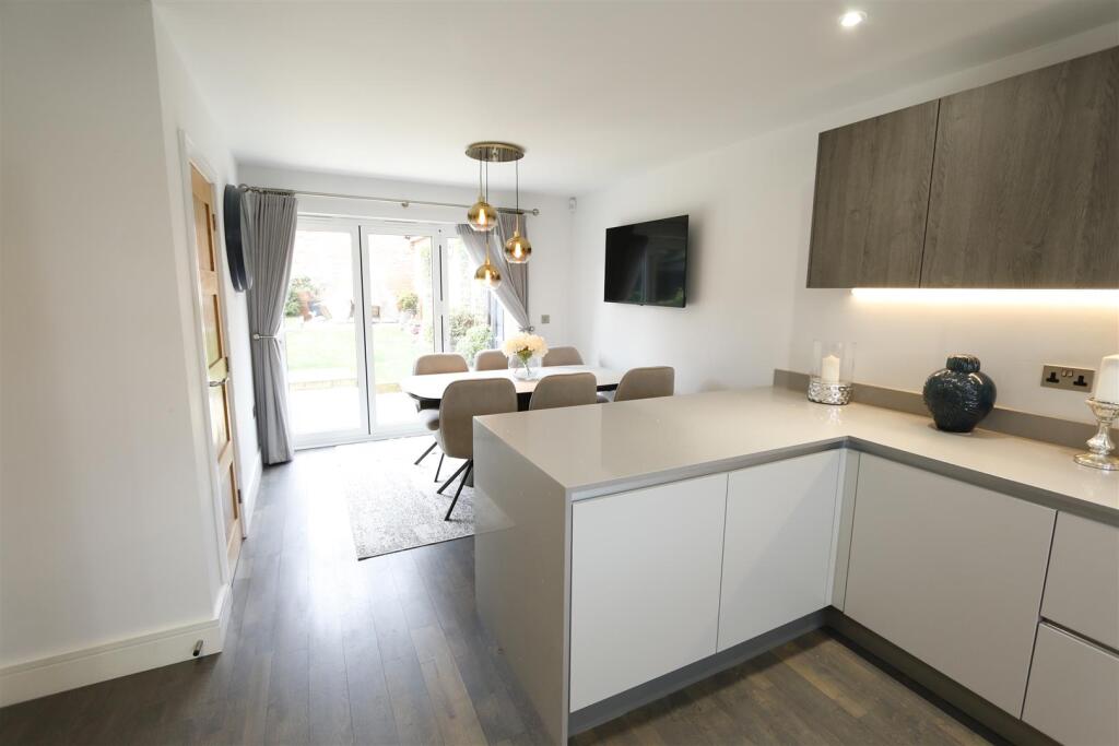 House in Milton Keynes, Gravenhurst - View 4