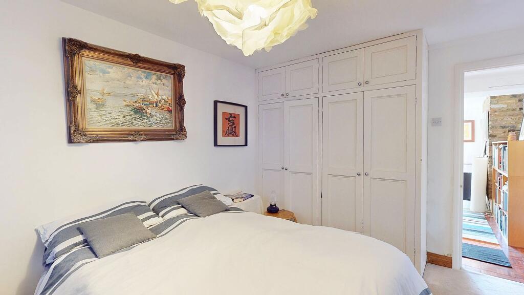Apartment in Richmond, North Sheen - View 3