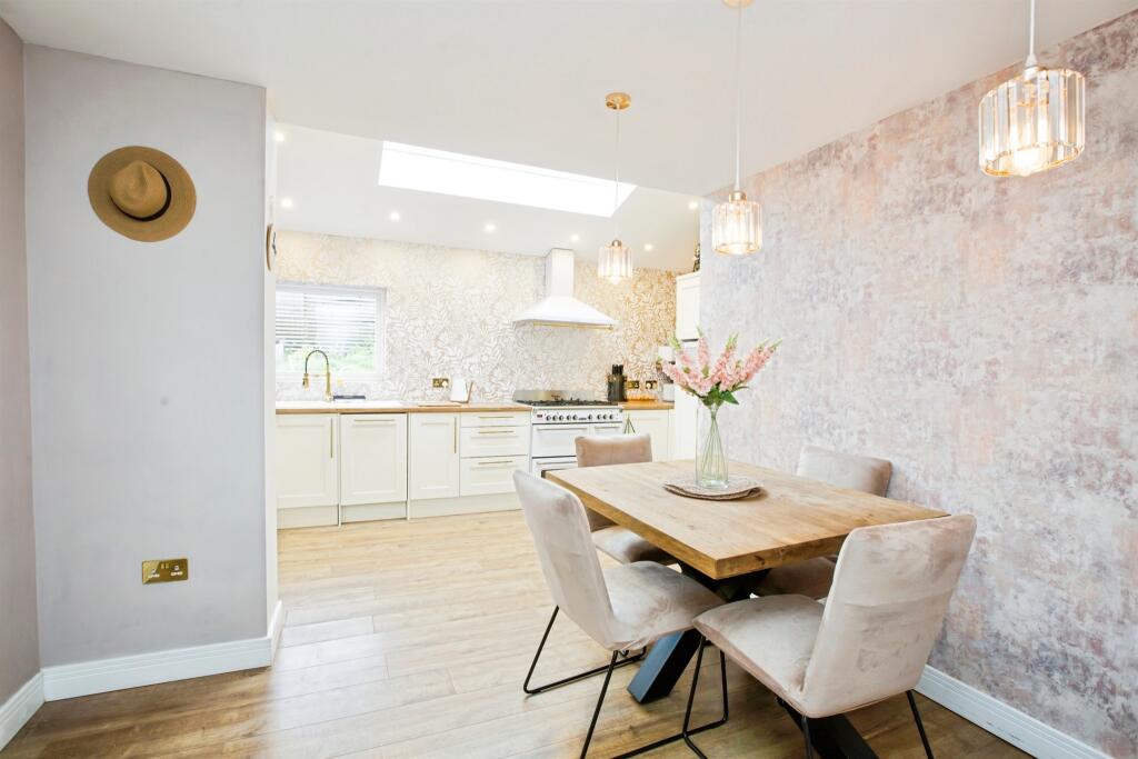 House in Halifax - View 4