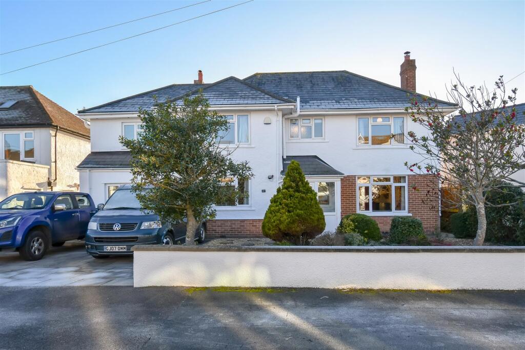 4-bed detached on Trem Y Don, Barry, £690,000