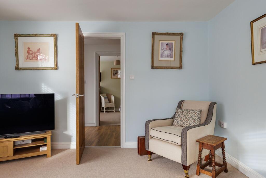 House in Waverley, Godalming - View 3