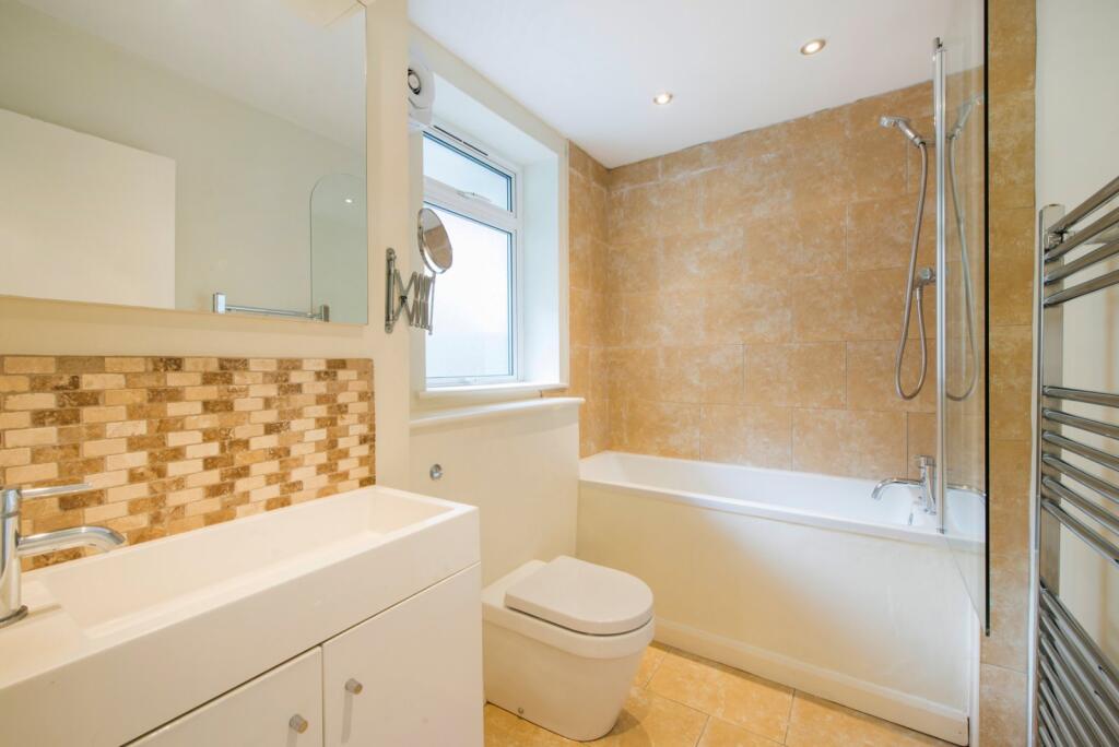 Apartment in London - More