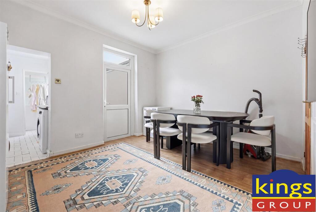 House in London - View 6