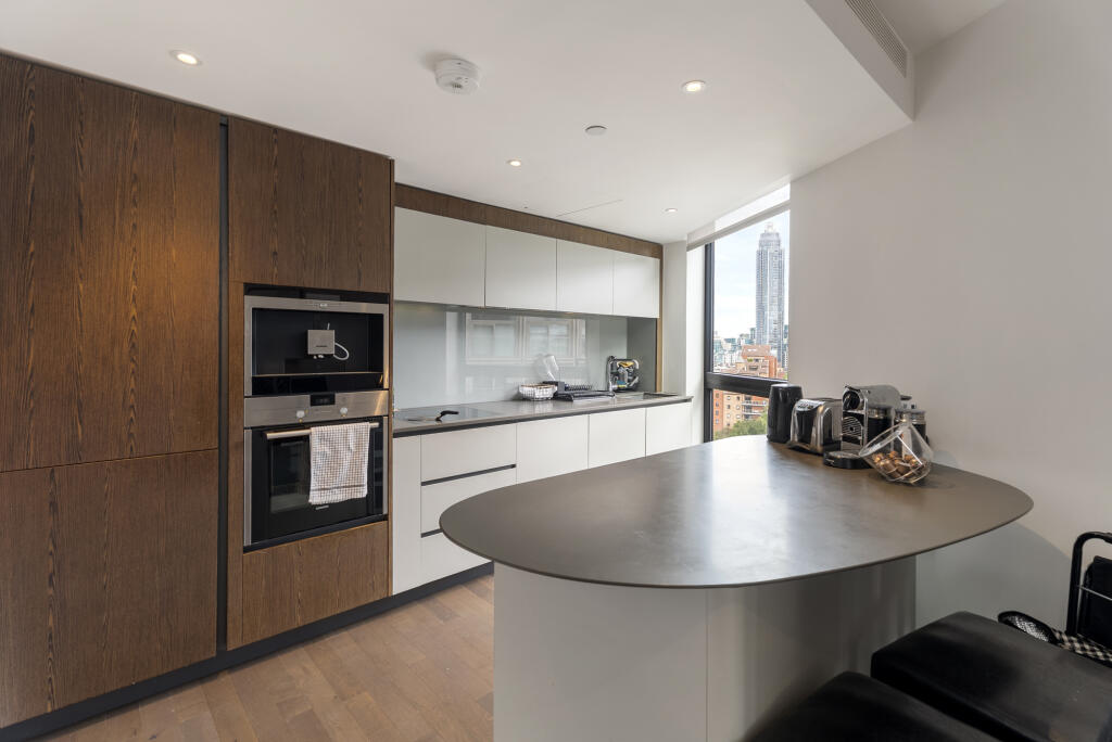 Apartment in London - More