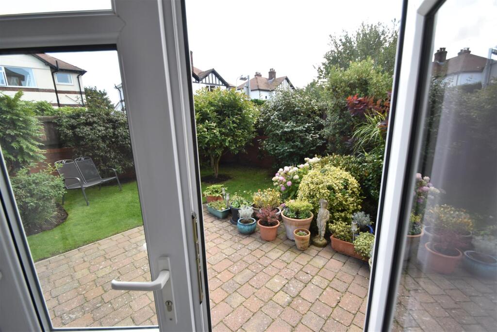 Downham Road South, Heswall, Wirral photo 3