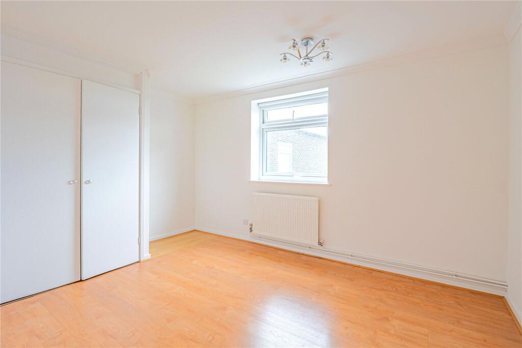 Apartment in Watford - More