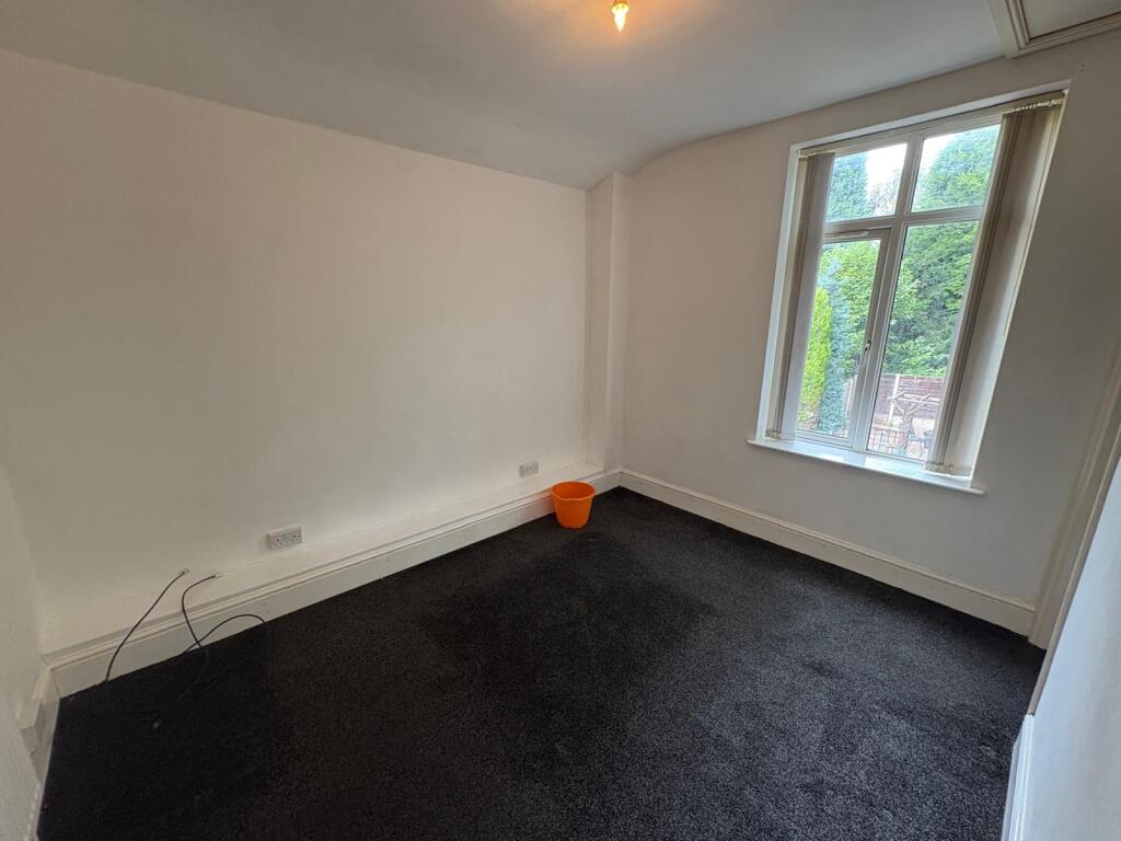 House in Tameside, Greater Manchester - More
