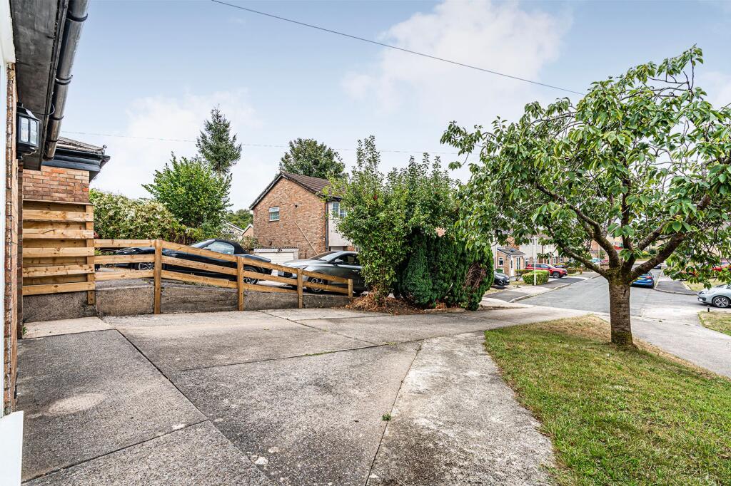 House in Cardiff, Llantwit Fardre - View 3