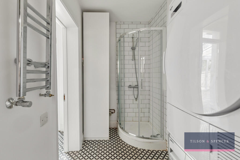 House in London - View 5