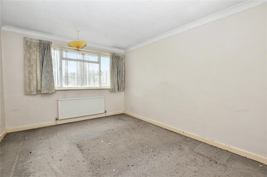 House in Dartford - More