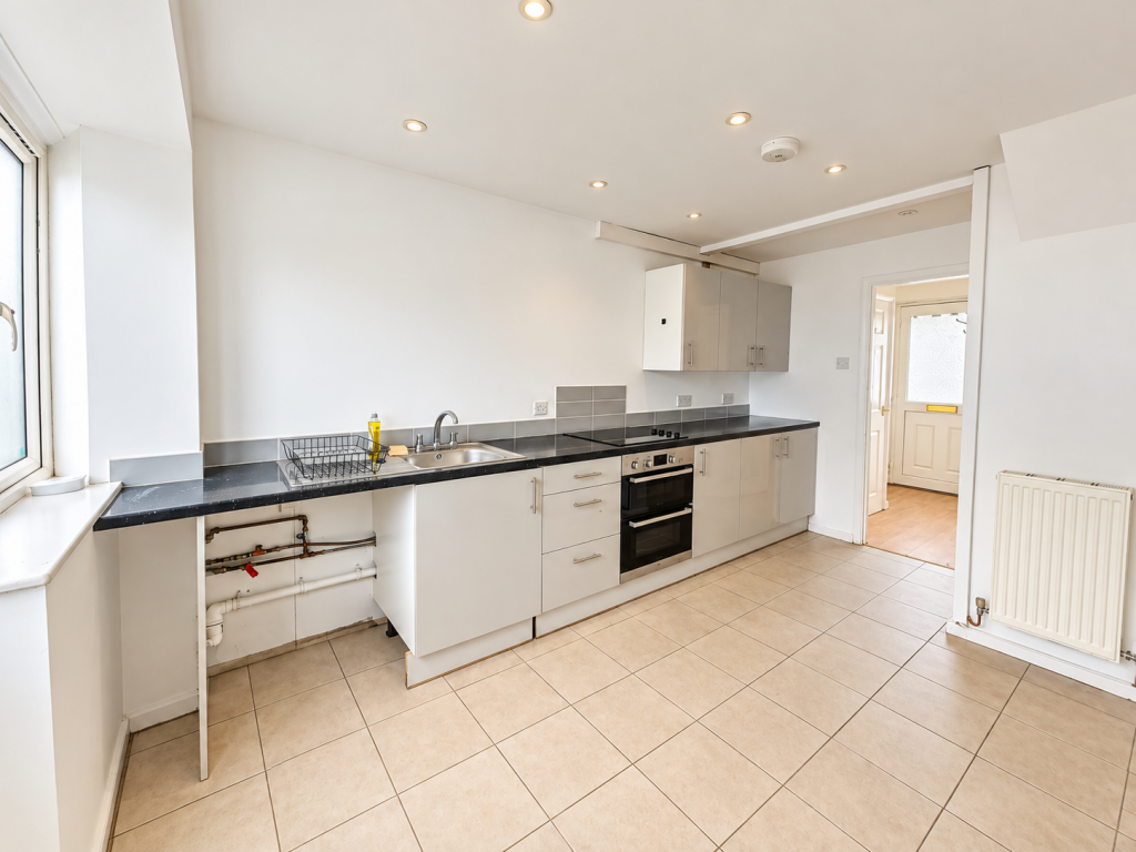House in Newport - View 3