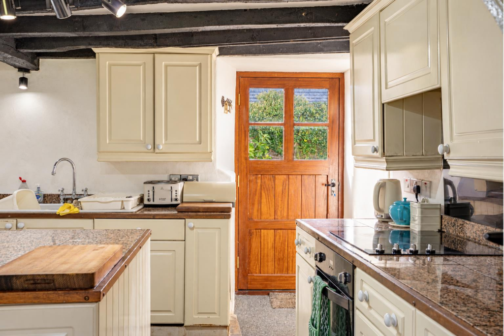 House in Torridge, Parkham - More