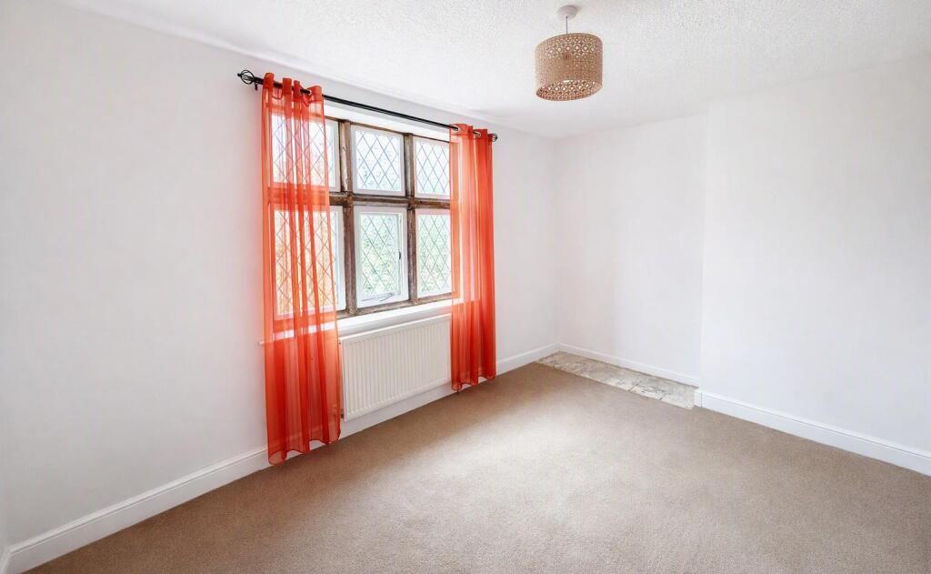 House in Halifax - View 5