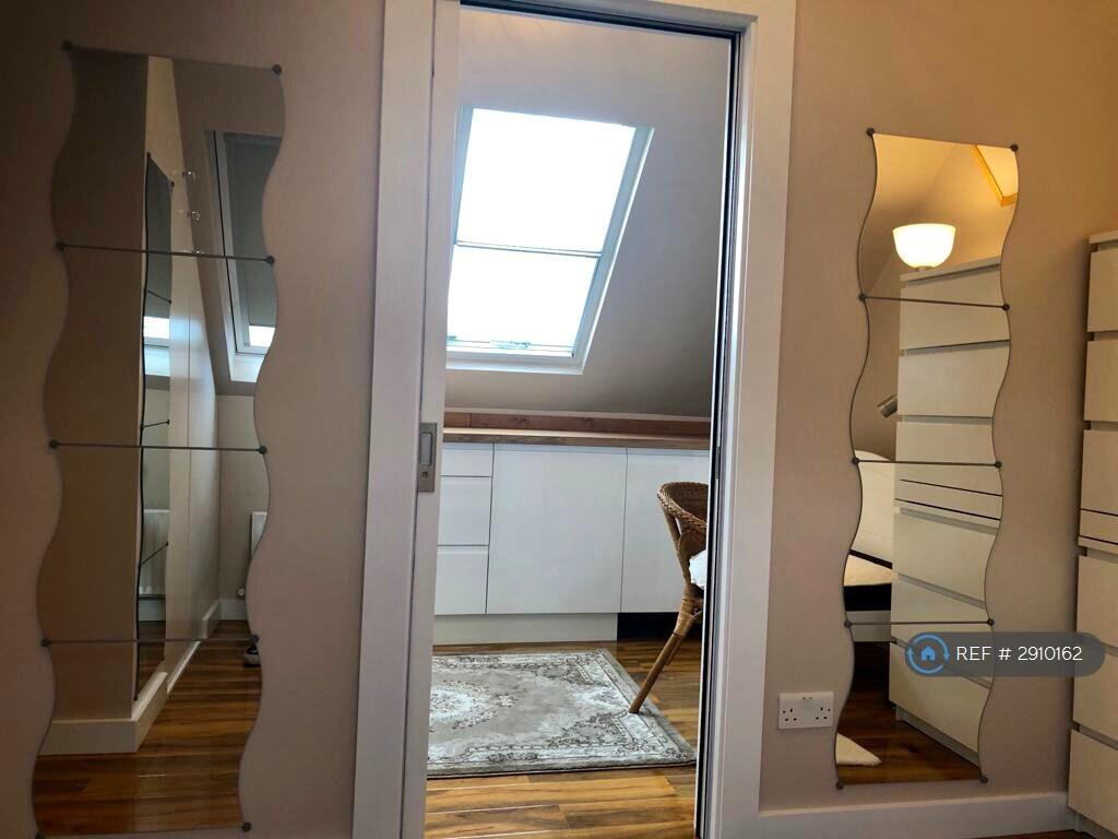 Studio flat for rent