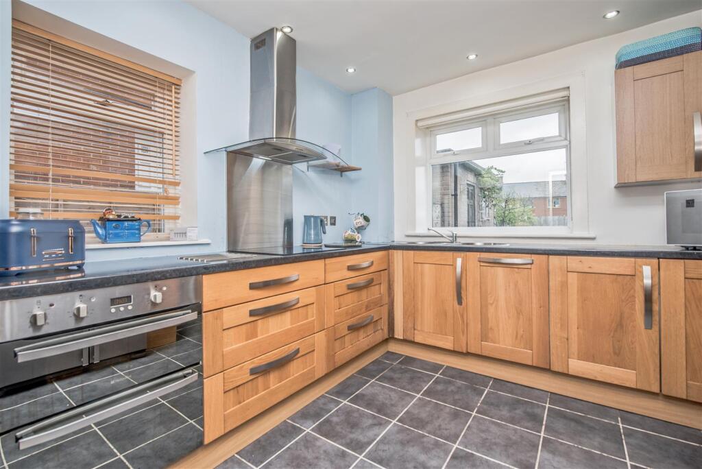 House in Leeds, West Yorkshire - View 3
