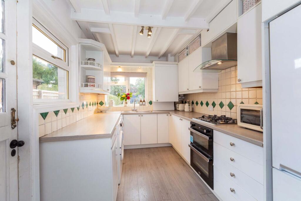 House in Slough, Windsor and Maidenhead - View 4