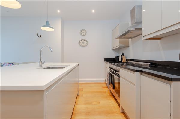Mill Road, London, SW19 photo 3