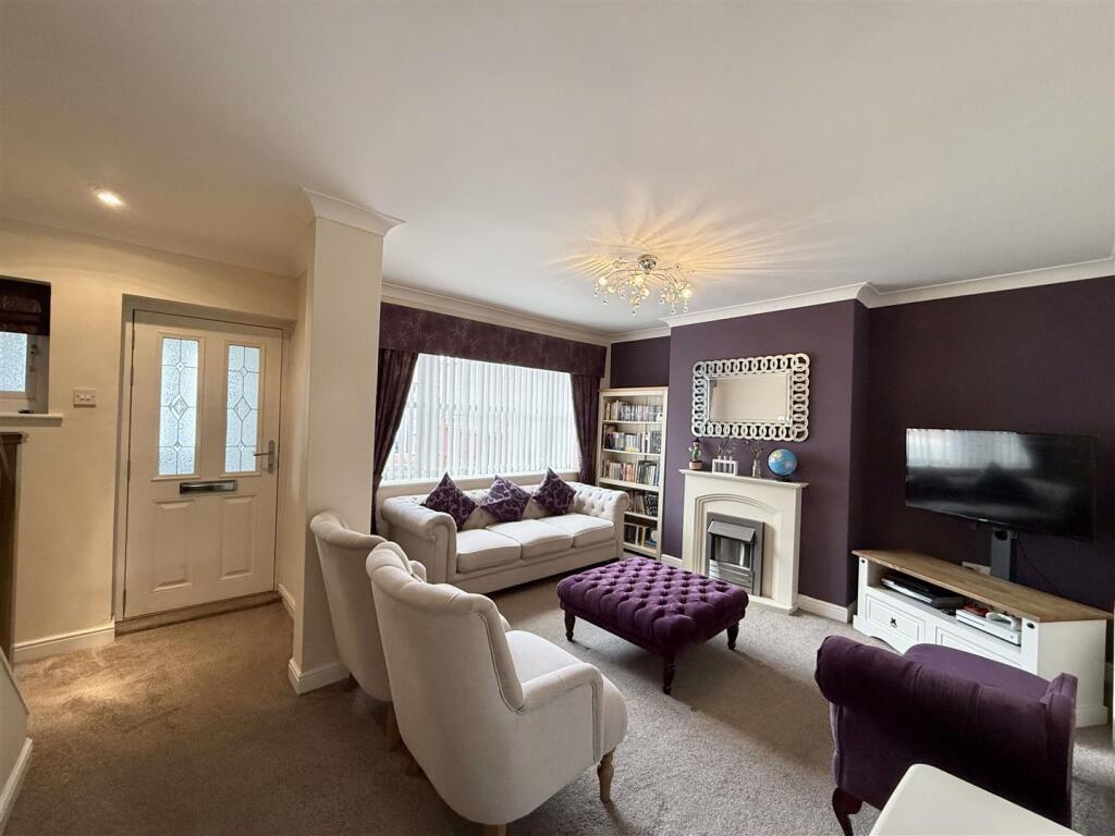 Eastfield Drive, Pontefract photo 3