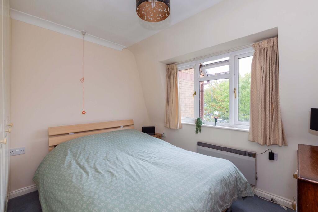 Apartment in Maidenhead, Bray Wick - More