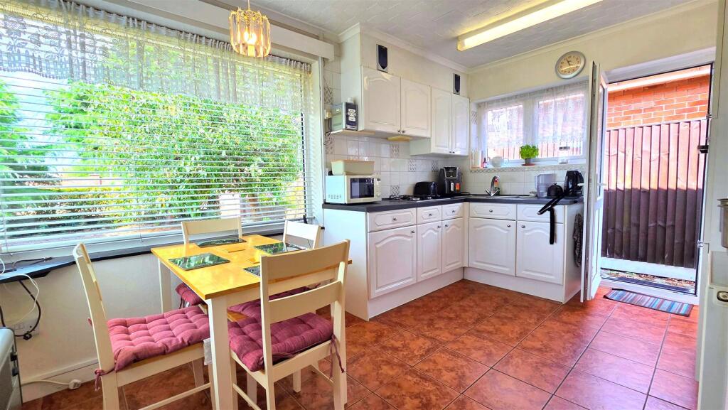 Lowestoft Road, Gorleston - View 2