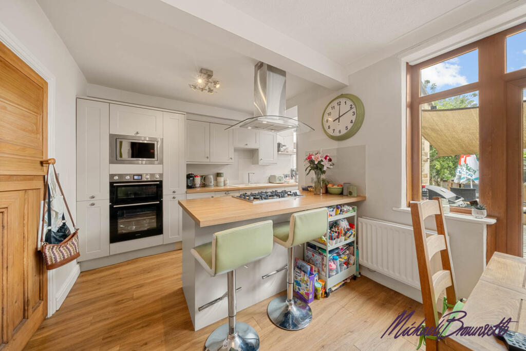 House in Bradford, West Yorkshire - View 3