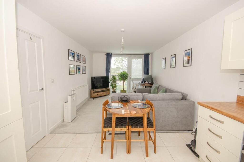 Apartment in Kingswood, Lyde Green, Emersons Green - More