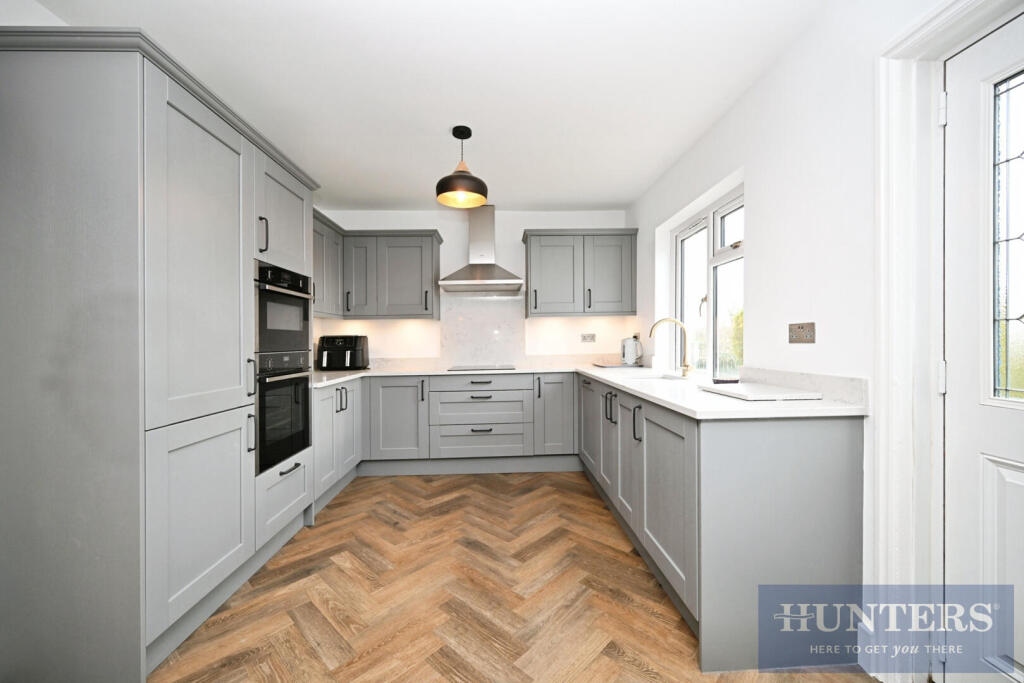 Hawkhill Avenue, Guiseley, Leeds photo 4