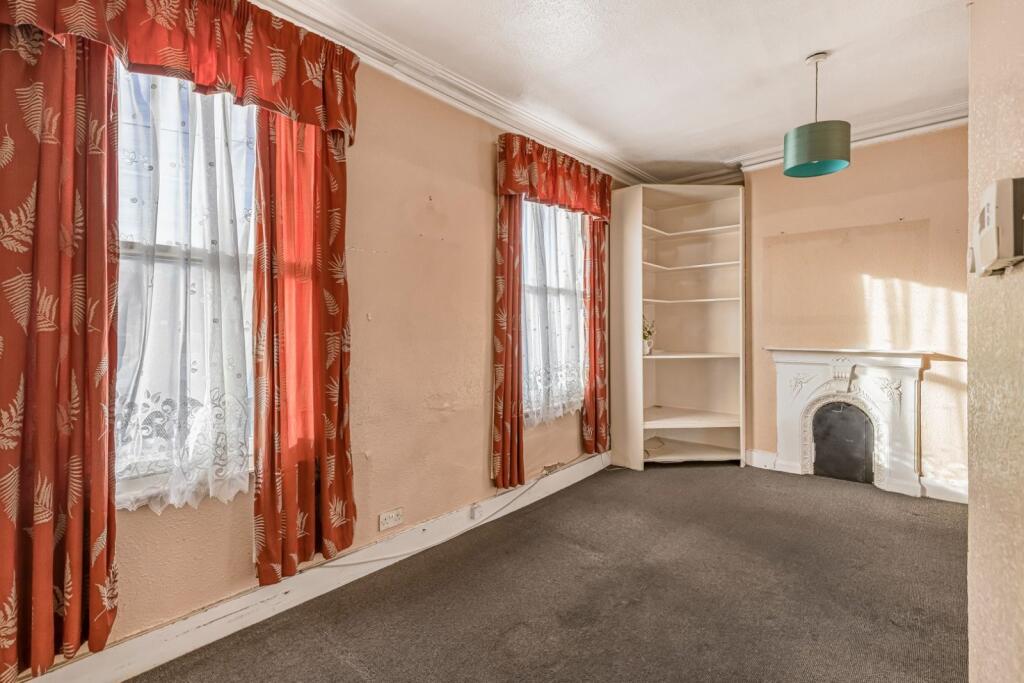 Brocklebank Road, Wandsworth, London, SW18 photo 3