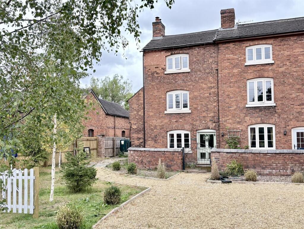House in Stafford, Stone Rural - View 2