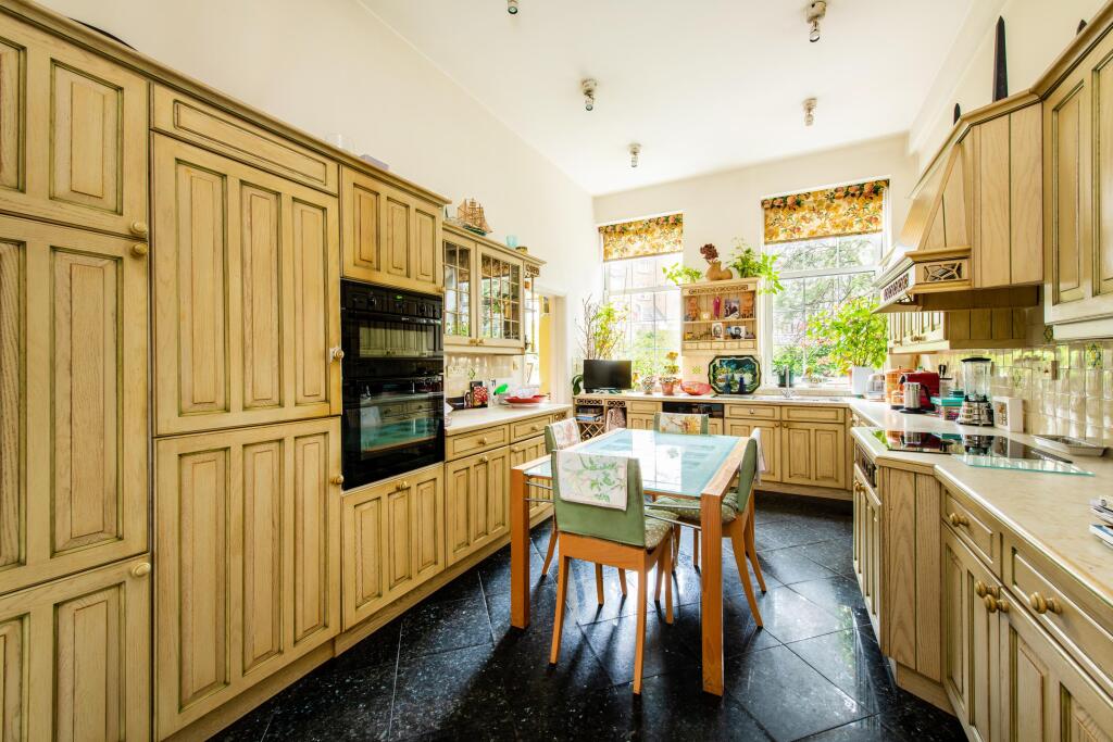 6, Hyde Park Crescent photo 3