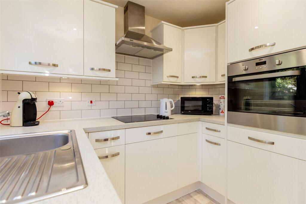 Apartment in Bristol - View 2