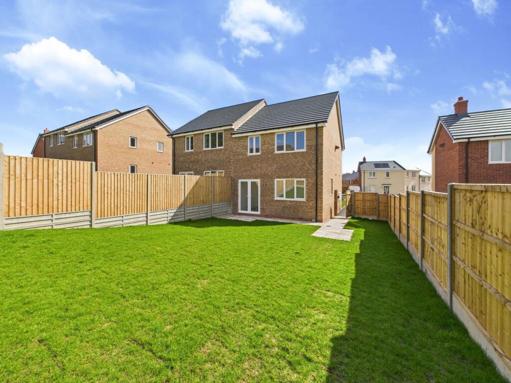 Beeley Close, North Wingfield, S42 photo 2