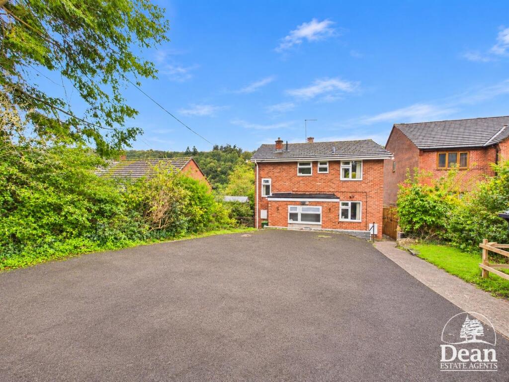 3 Bedroom Detached in GL14 3AJ