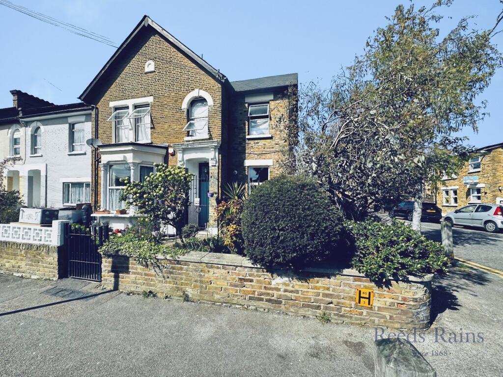 Main image of property: Ray Court, London, SE13