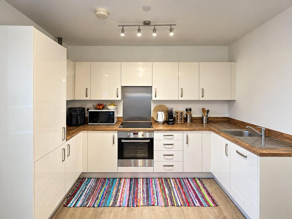 Apartment in London - View 2