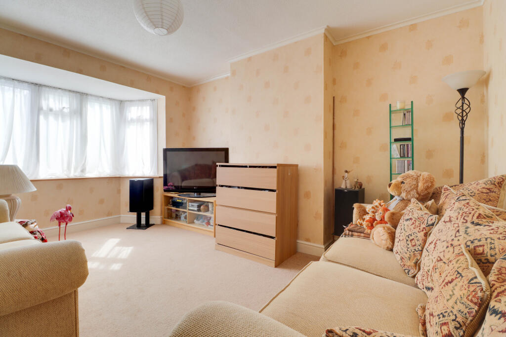 Additional image 2 of Pondfield Crescent, St Albans, AL4