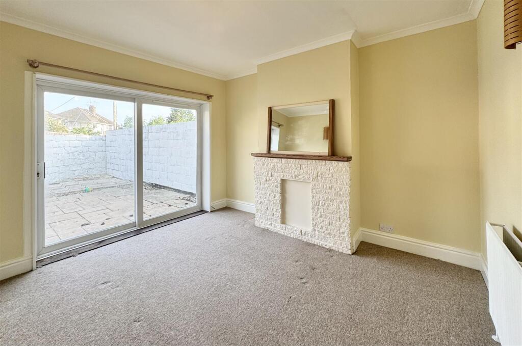 Apartment in Gloucester - View 4