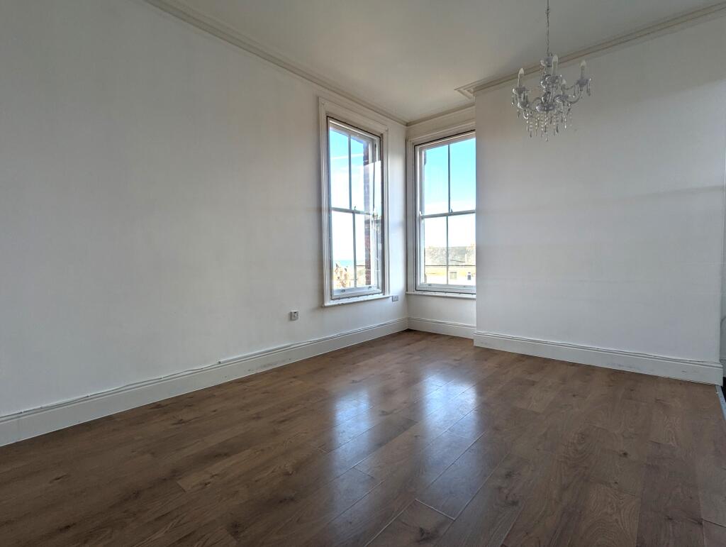 Apartment in Ryde, Pelhamfield - View 2