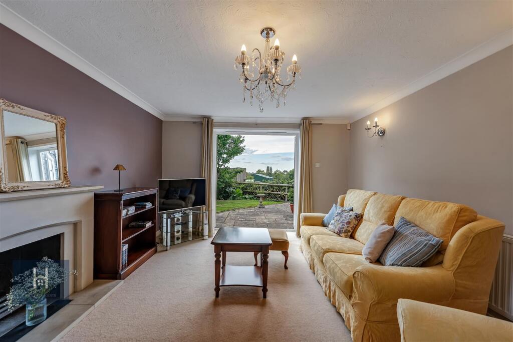 Cotswold Lane, Old Sodbury photo 5
