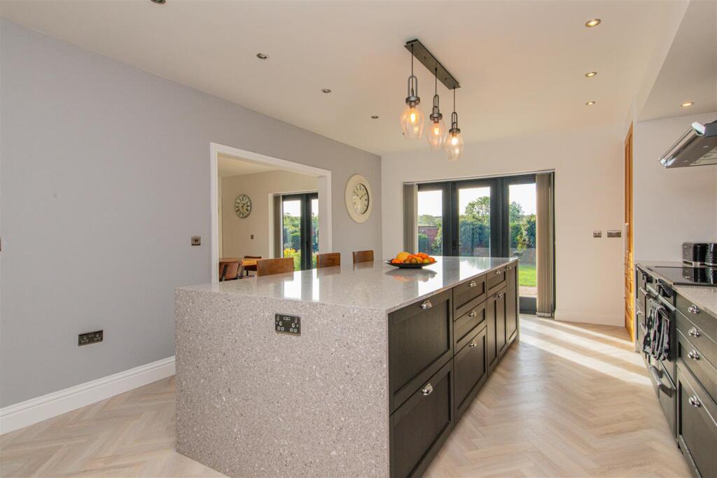 House in Leicester, Ashley - More